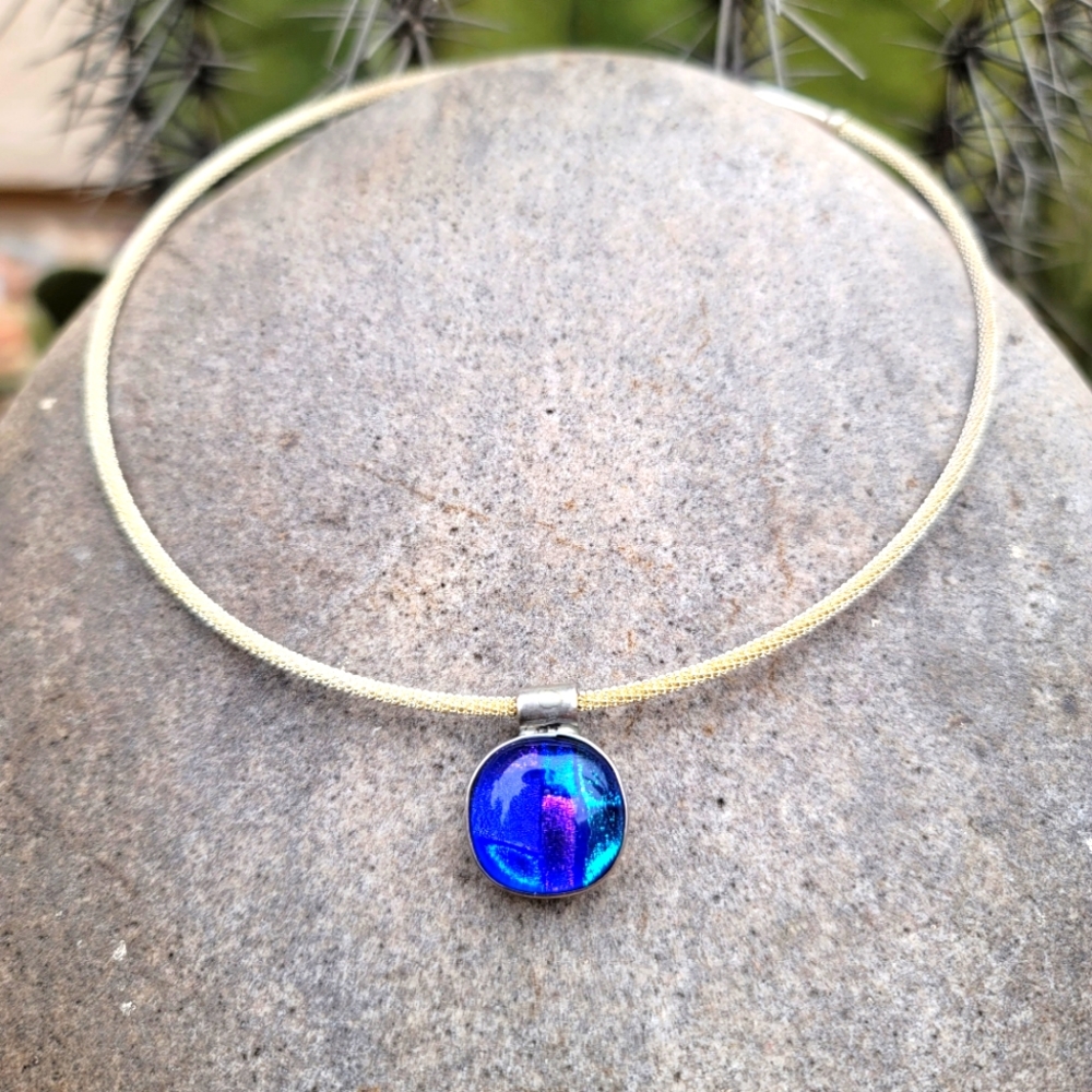 USA Handmade NWT Dichroic glass pendant sterling silver mesh collar necklace 🎁
